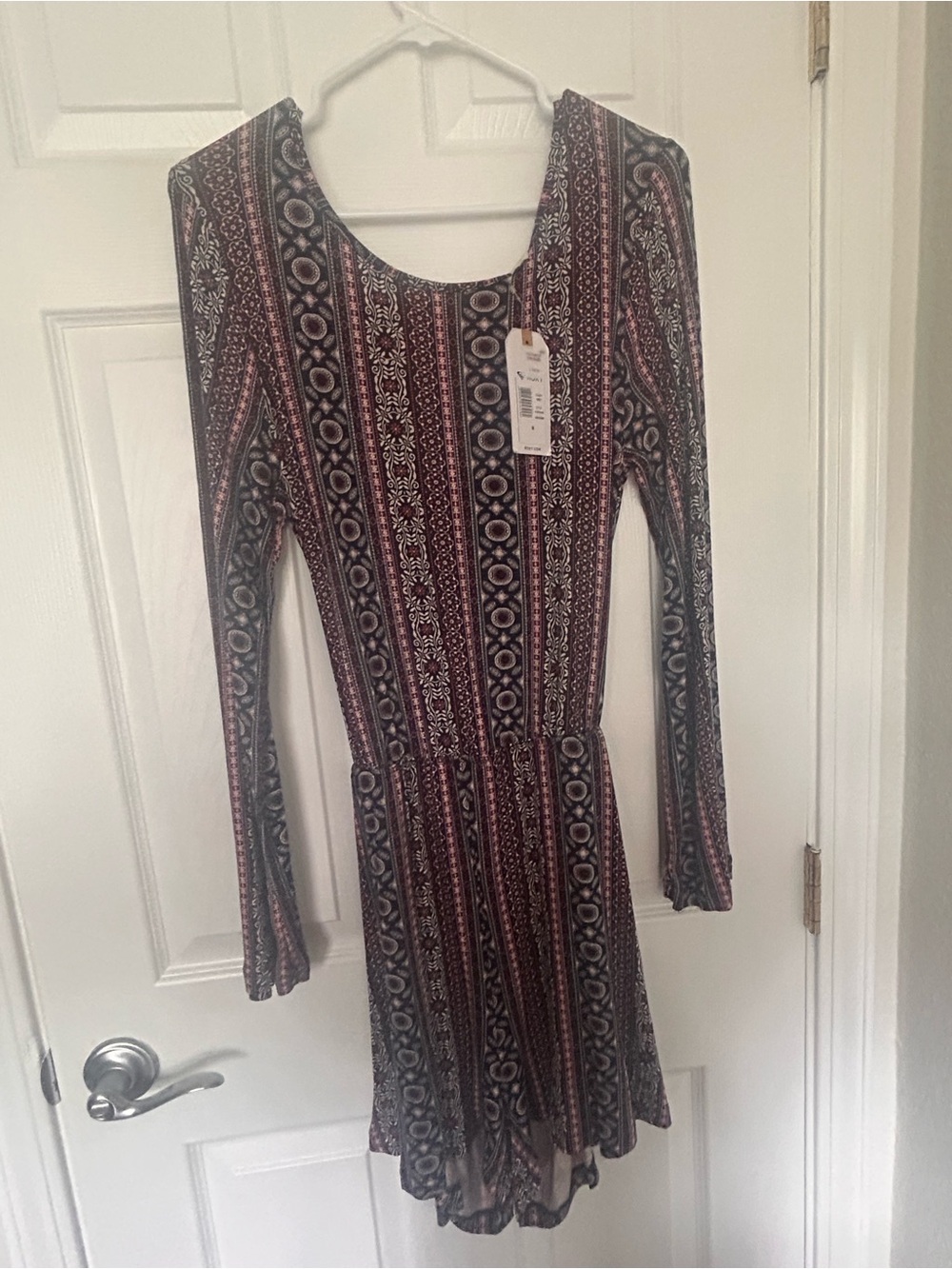 Roxy Long Sleeve Scoop-Neck Paisley Stripe Dress in Burgundy and Black